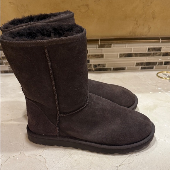 UGG Dark Brown Shearling Boots (BRAND NEW) - Picture 3 of 6